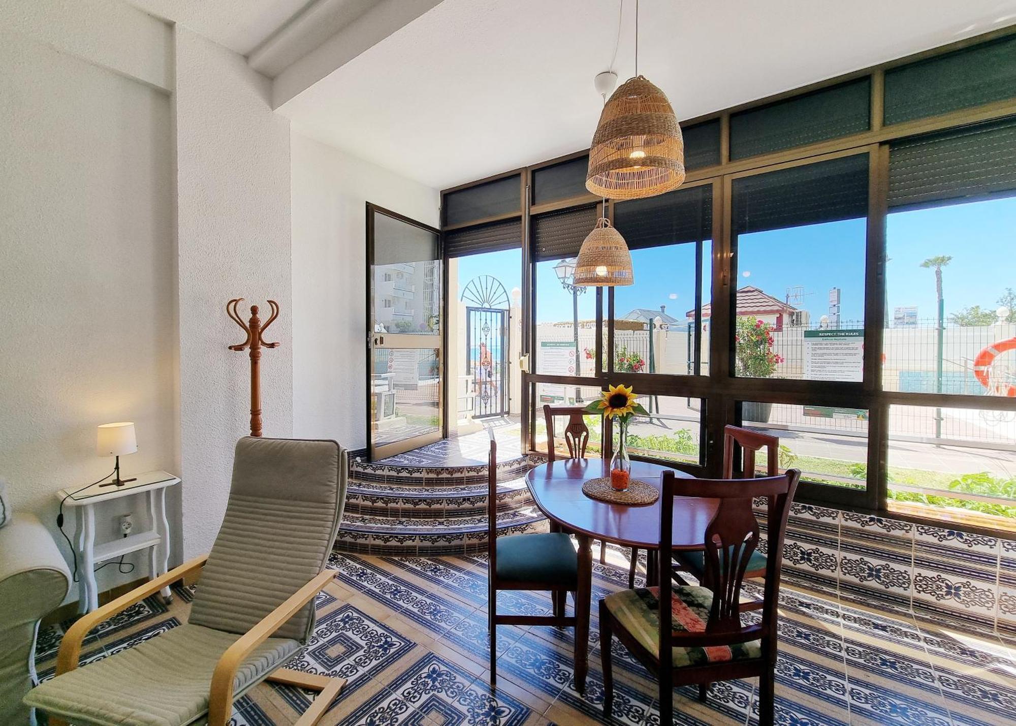 Tinoko Apartament In La Carihuela Beach Торемолинос Екстериор снимка