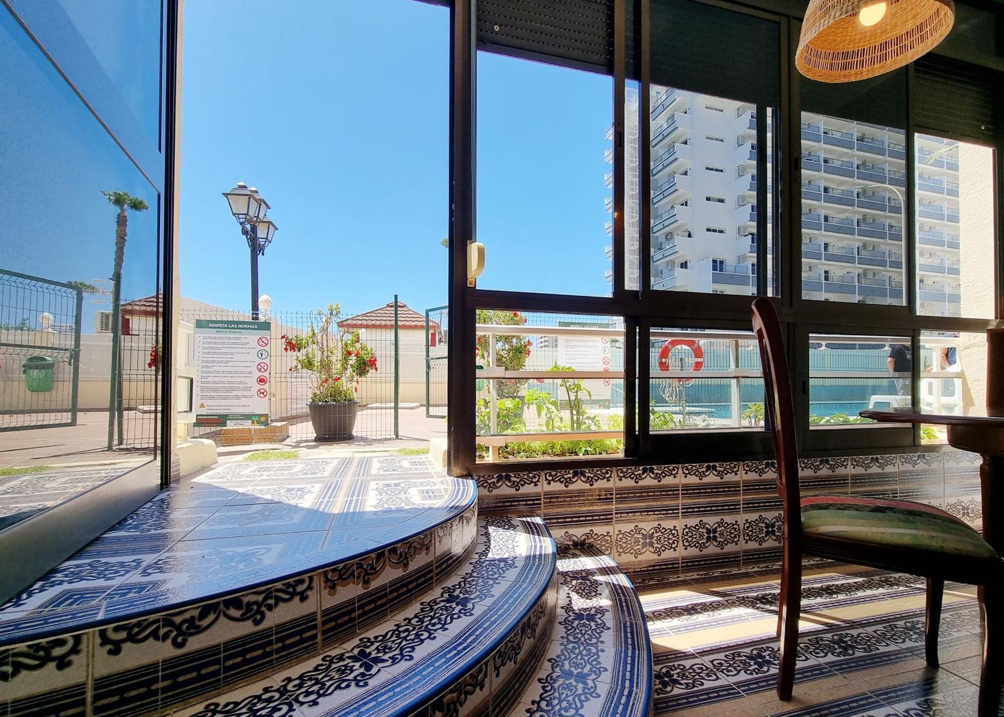 Tinoko Apartament In La Carihuela Beach Торемолинос Екстериор снимка