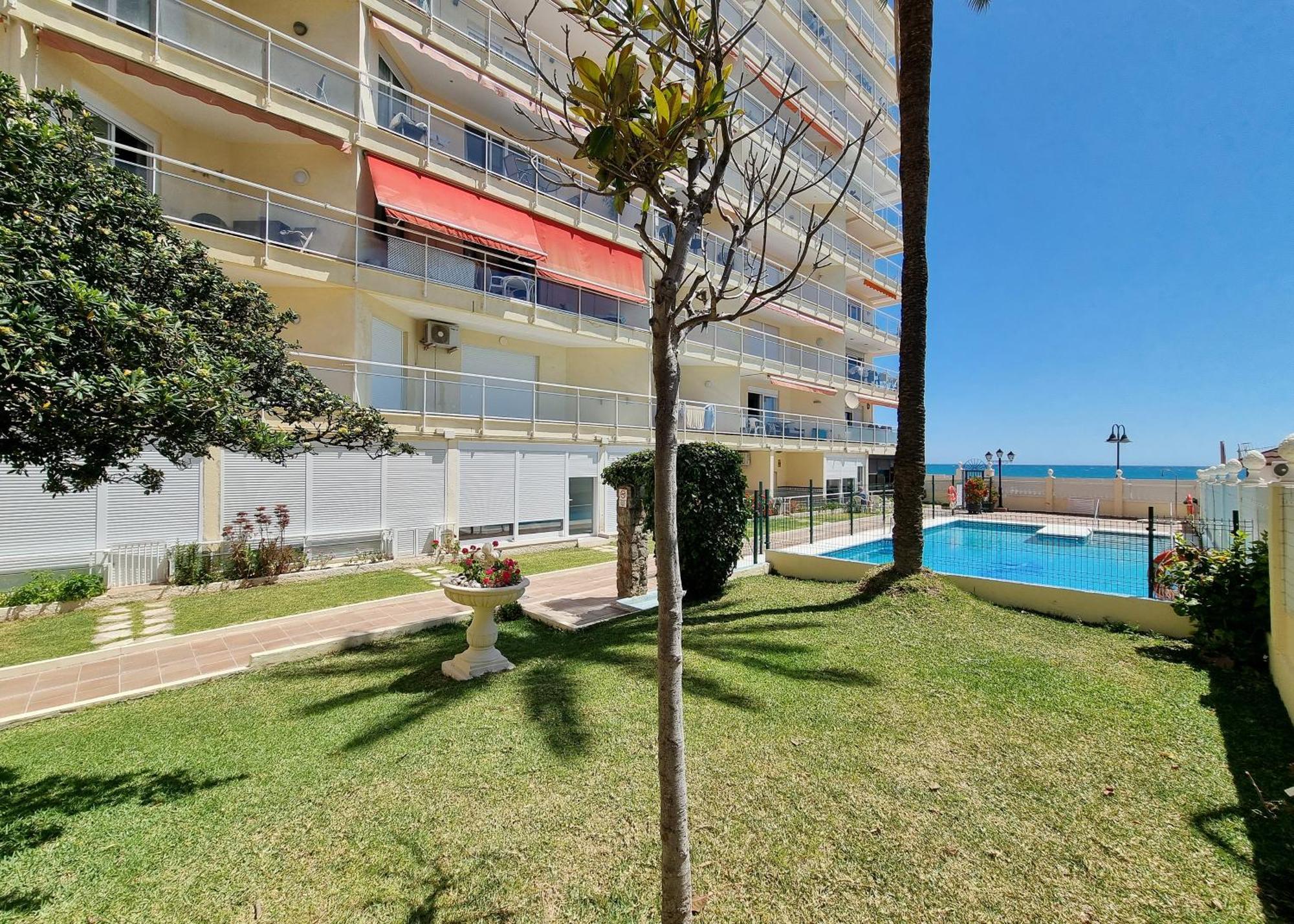 Tinoko Apartament In La Carihuela Beach Торемолинос Екстериор снимка