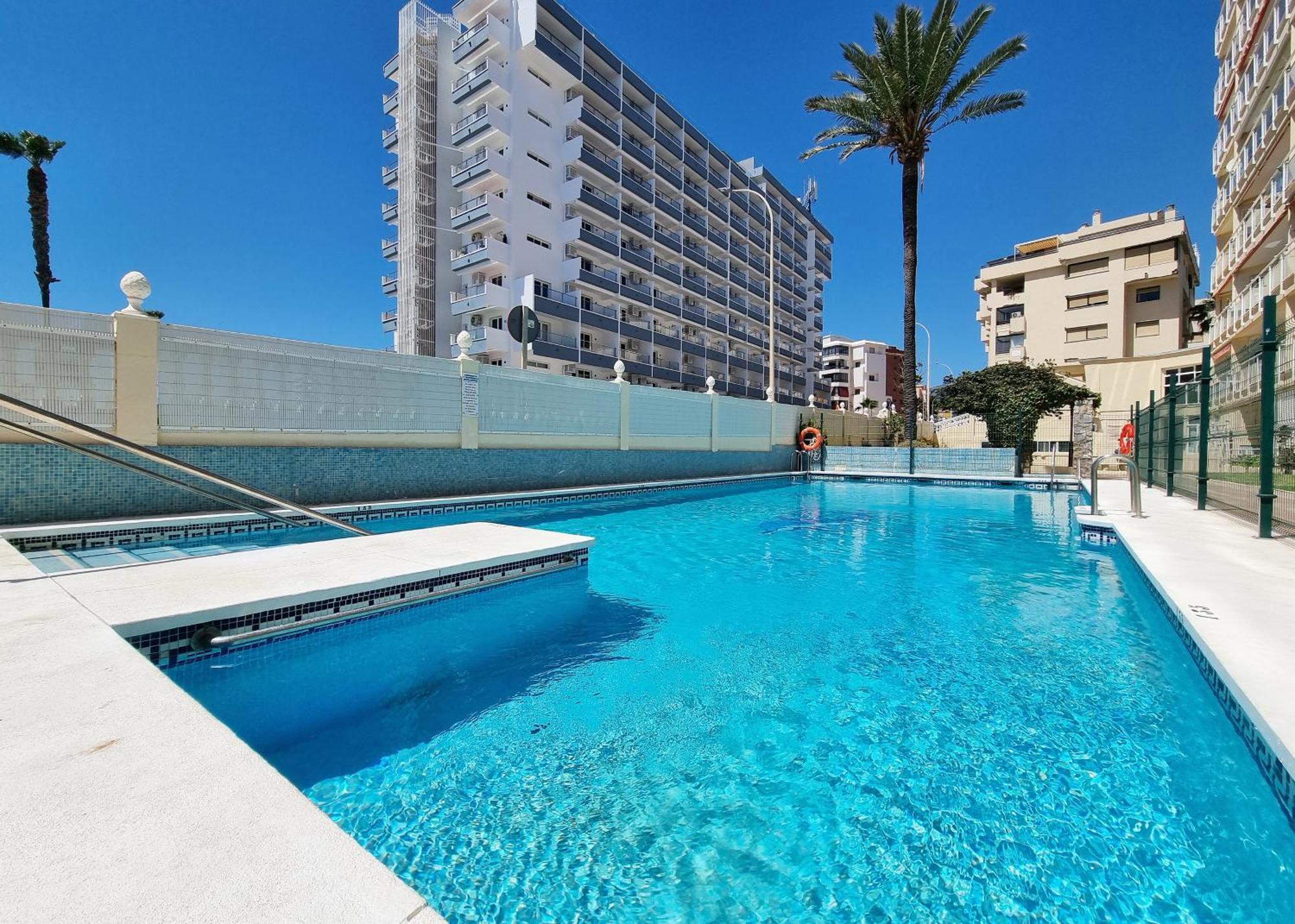 Tinoko Apartament In La Carihuela Beach Торемолинос Екстериор снимка